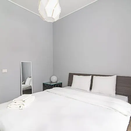 Spacious With Great Location/urban Rent Апартаменты *