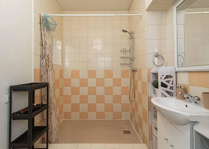 アパート Spacious With Great Location/urban Rent *